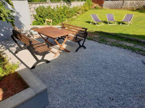 Huge BBQ Garden, Spacious Flat, AC, Free Parking 2